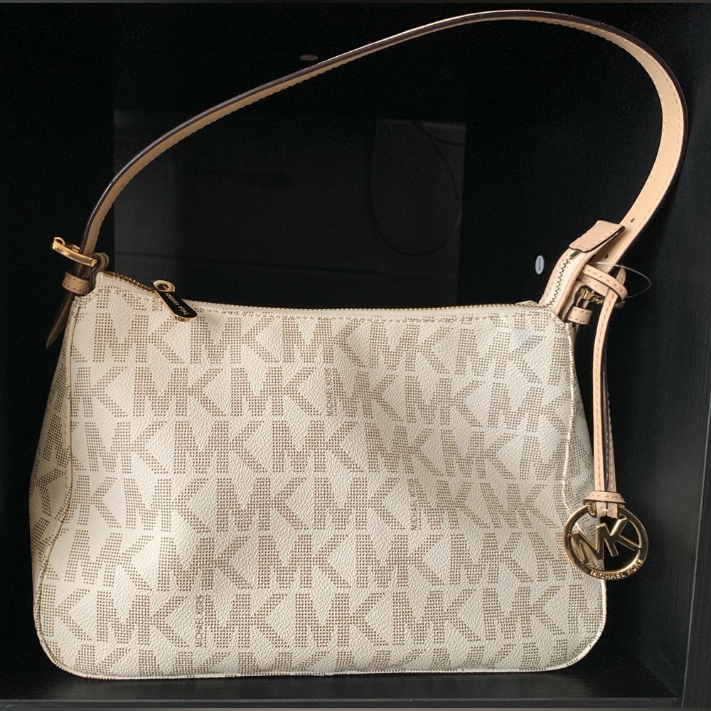 Michael Kors Signature Shoulder Bag in Vanilla